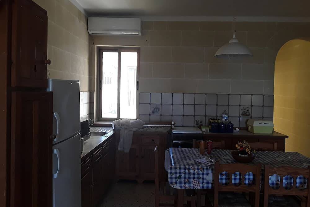 Ganze Wohnung, Feluka Court Apartments in Għajnsielem, Gozo