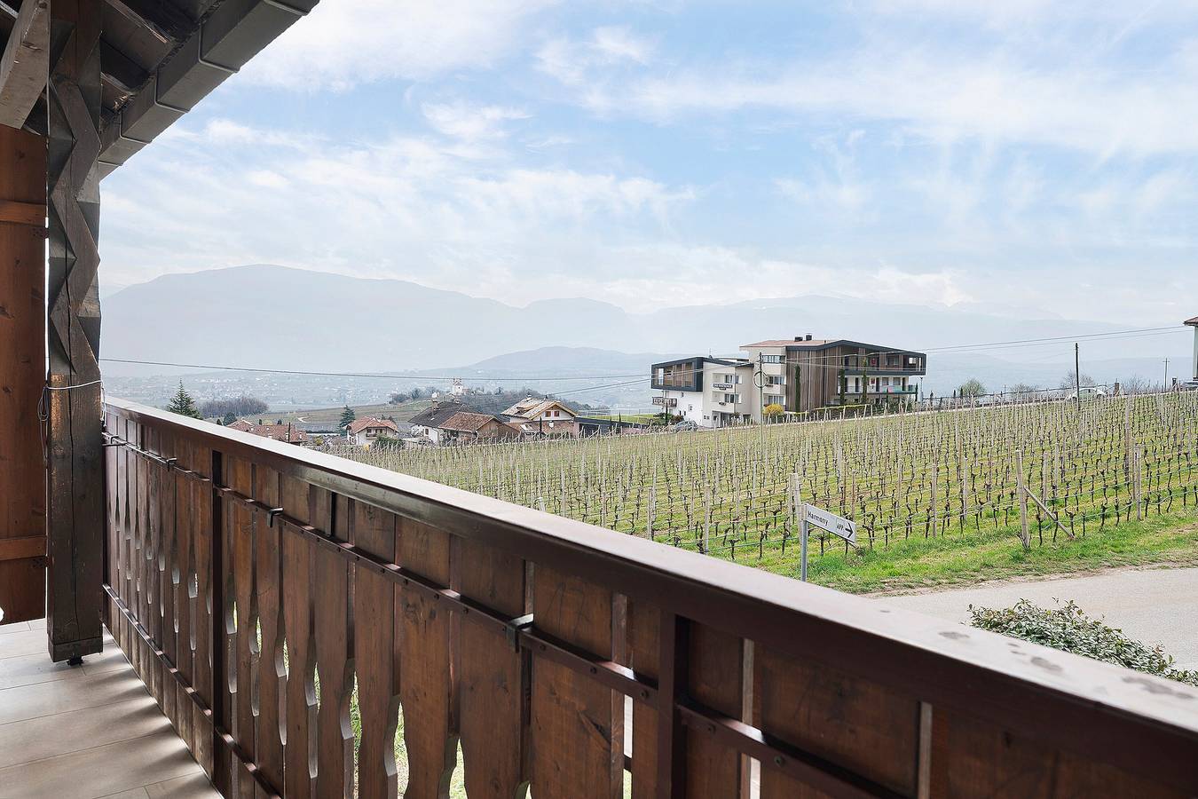 Camera 'Harmony' con vista montagna, giardino in comune e Wi-Fi in Monte (Appiano), Appiano