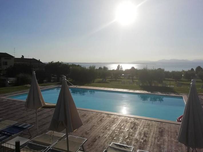 Camping für 4 Personen, mit Pool und Ausblick sowie Seeblick und Garten in Lazise - 4