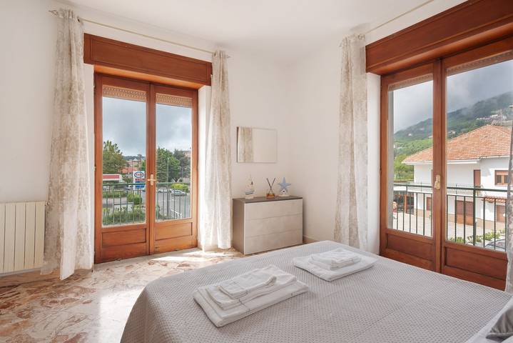 Gîte pour 6 personnes, avec jardin et balcon à Agerola - 4