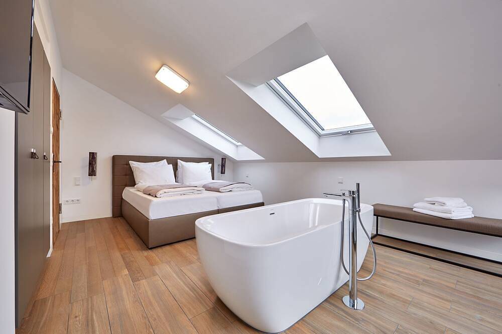 Ganze Wohnung, Modern mit dem Flair d. Tradition - Penthouse- 86qm - 2 Pers. - gr. Dachterrasse in Murnau am Staffelsee, Das Blaue Land