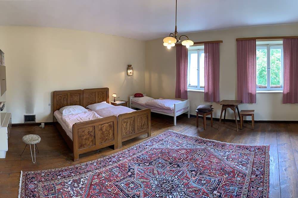 Farmhouse right on the water in Eggenfelden, Ostbayern