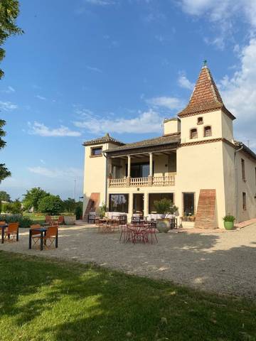 Chambre d’hôte pour 3 personnes, avec piscine et jardin, animaux acceptés à L'Honor-de-Cos