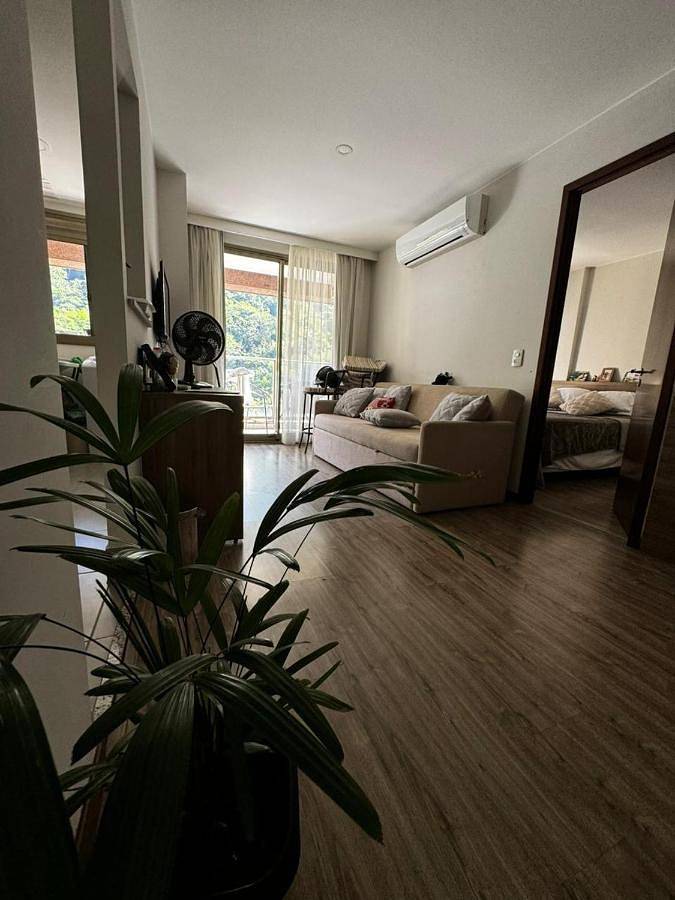 Casas e apartamentos de temporada para 4 pessoas, com balcão e vista em Camorim