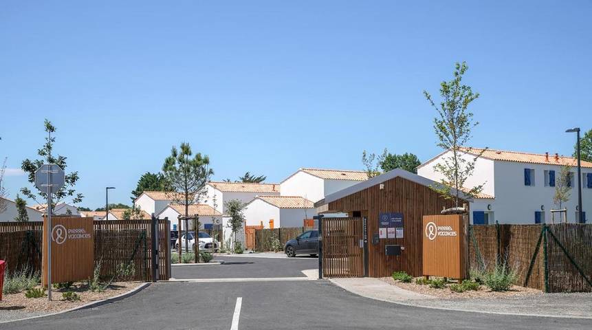 Location de vacances pour 6 personnes, avec vue ainsi que piscine et jardin, animaux acceptés dans Plage naturiste (Olonne-sur-Mer) - 3