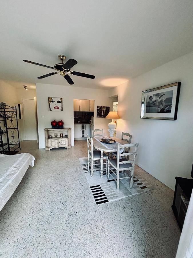 Gîte pour 7 personnes, avec balcon et vue dans Office De Tourisme Cavalaire - 4