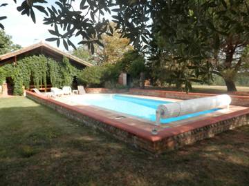 Gîte pour 2 personnes, avec terrasse ainsi que jardin et piscine dans Haute-Garonne