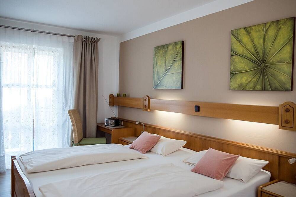 Ganze Wohnung, Maisonette-Ferienwohnung mit Balkon im Kurort Bad Birnbach in Bad Birnbach, Bayerische Golf und Thermenland