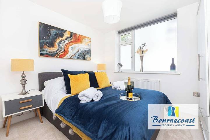 Holiday rental for 2 people, with terrace in Christchurch