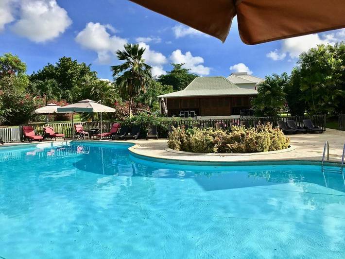Hôtel pour 6 personnes, avec vue ainsi que jardin et piscine, animaux acceptés à Saint-François