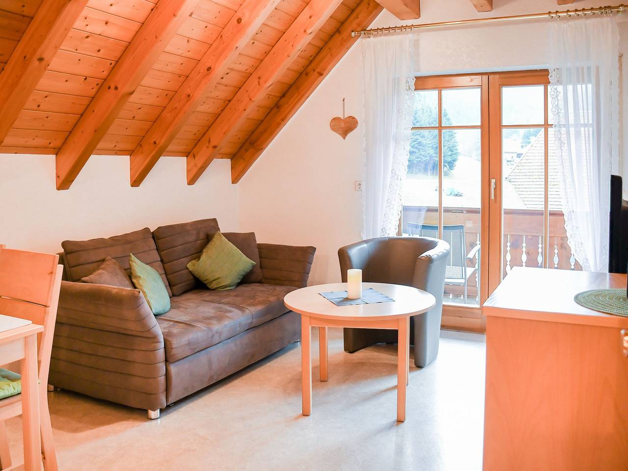 Ganze Wohnung, Ferienwohnung 'Gartenblick' mit Gemeinschaftsterrasse, Balkon und Wi-Fi in Hofstetten, Mittlerer Schwarzwald