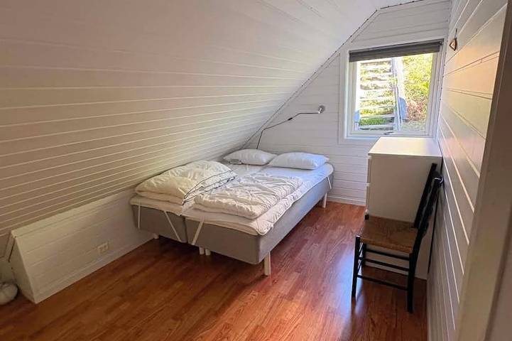 Waterfront 4-bedroom cabin in Flekkeroy, Kristiansand perfect for your getaway in Flekkerøya, Kristiansand