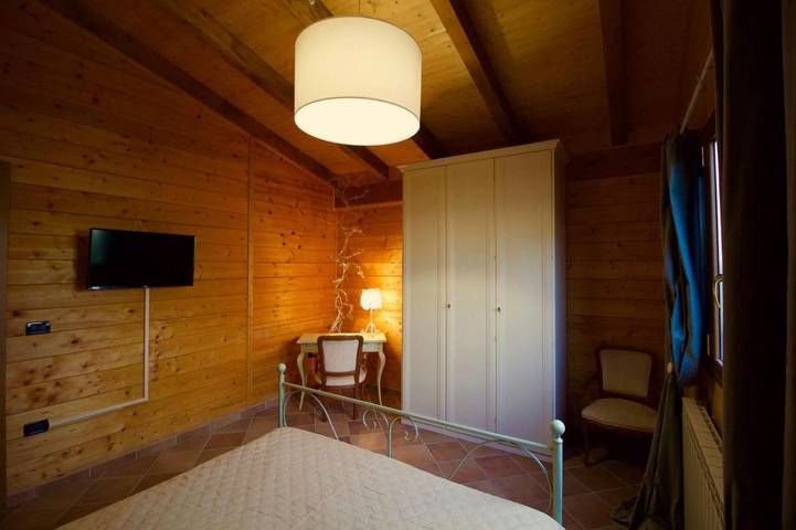 Location de vacances pour 8 personnes, avec jardin ainsi que piscine et vue, animaux acceptés à Mosciano Sant'Angelo - 3