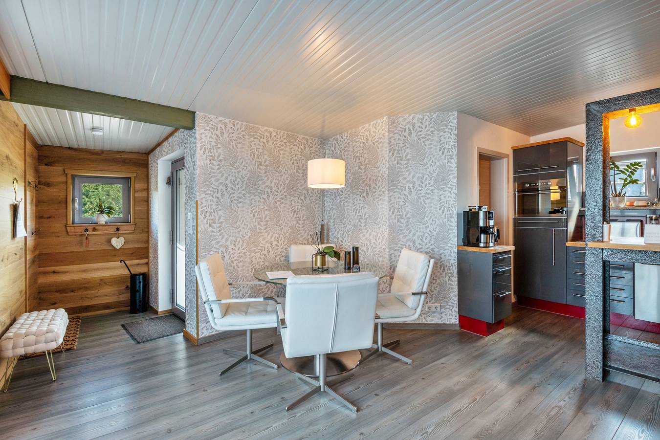 Entire apartment, Your Feel-Good Place Abendgold — Perfect for Families, Large Terrace & Close to the Lake with Free Parking in Großpösna, Neuseenland