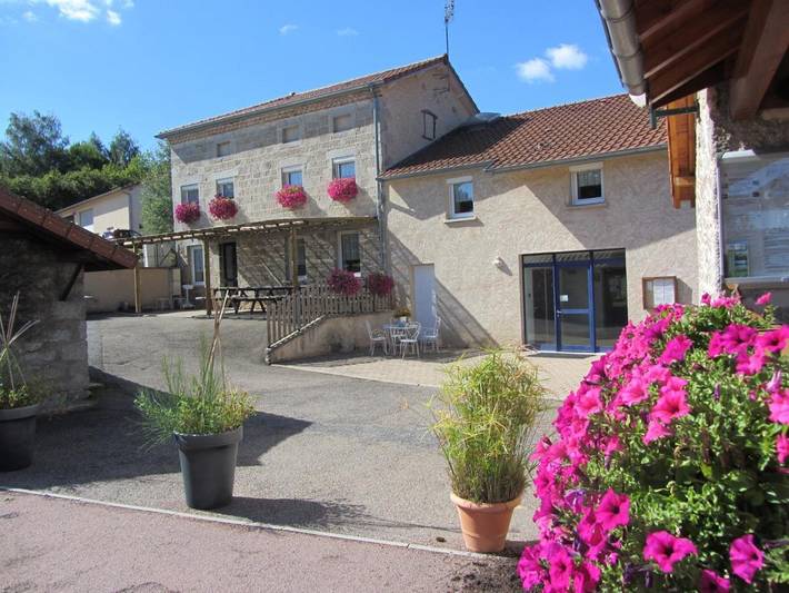 Location de vacances pour 2 personnes, avec terrasse dans Les Noës