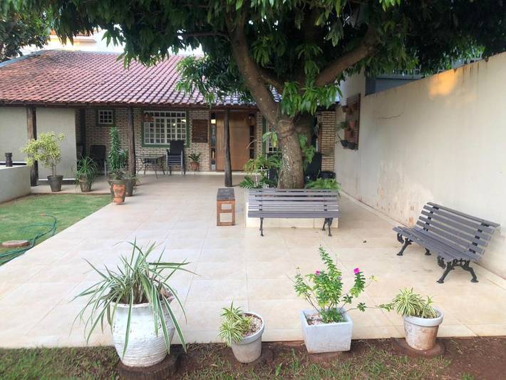 Casas e apartamentos de temporada para 3 pessoas, com jardim e piscina e ainda vista, com animais de estimação em Campo Grande