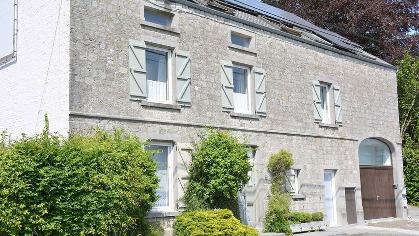 Maison de vacances pour 22 personnes, avec terrasse et jardin à Anhée