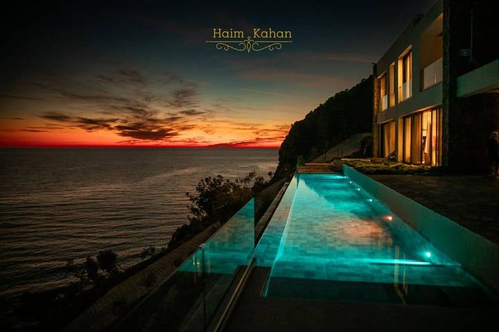 Ferienhaus für 2 Personen, mit Pool und Terrasse sowie Ausblick, mit Haustier auf Lesbos