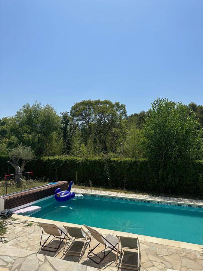 Location de vacances pour 12 personnes, avec jardin et piscine ainsi que terrasse et vue à Saint-Clément-de-Rivière - 2