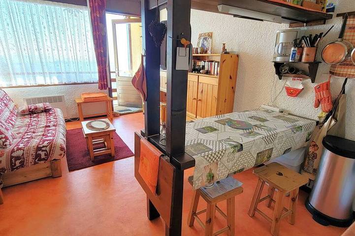 Ganze Wohnung, Studio ideal für 5 Personen, Terrasse, Nähe zu Ski und Wandern, Südseite, Saint-Michel-de-Chaillol in Saint-Michel-de-Chaillol, Nationalpark Écrins