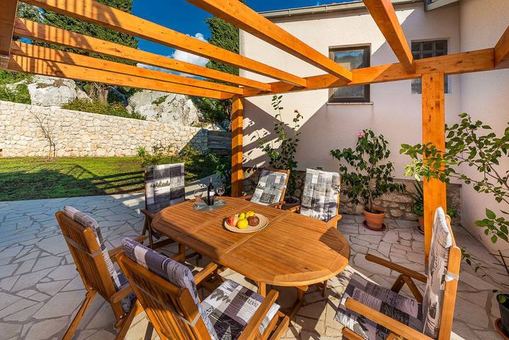 Villa pour 6 personnes, avec terrasse et jardin ainsi que sauna et piscine à Srebreno - 2