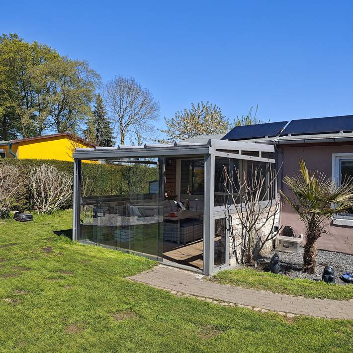 Hundefreundliches Ferienhaus in See- & Ostseenähe mit verglaster Terrasse in Klein Sien, Jürgenshagen