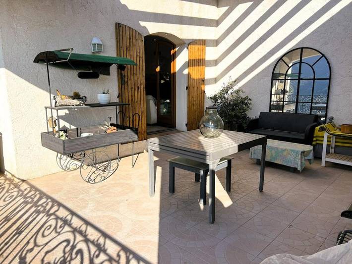 Location de vacances pour 6 personnes, avec vue et jardin à Drap - 4