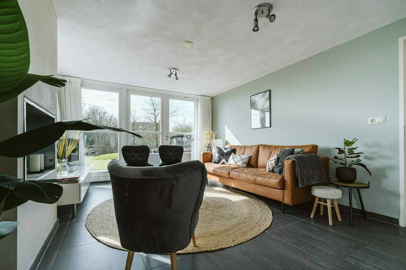 Spacious 8-person holiday home with sauna and outdoor spa in Ouddorp, near the beach. in Ouddorp, Goeree-Overflakkee
