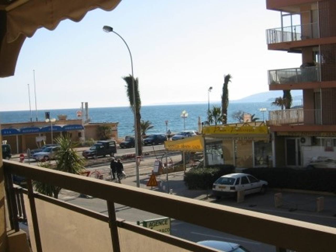 Appartamento intero, 2-room apartment with terrace and sea view in Fréjus, near the beach in Fréjus Plage, Frejus