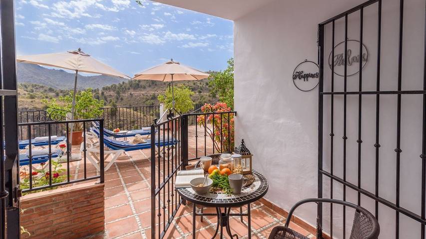 Ferienhaus für 3 Personen, mit Balkon/Terrasse und Pool in Frigiliana - 2