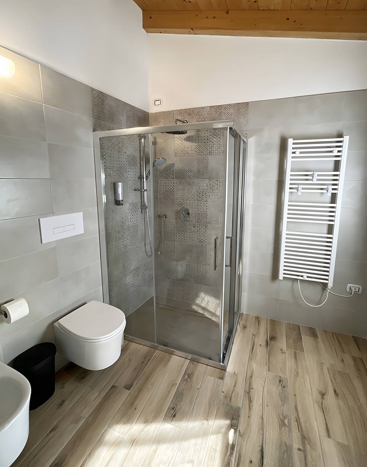 Room 'Camera Matrimoniale - Isola Olivo' with Shared Pool, Wi-Fi and Air Conditioning in San Felice del Benaco, Garda Mountains