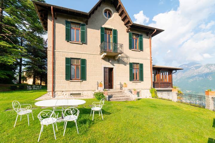 Villa for 10 people, with lake view and garden as well as view in Comune di Bellagio