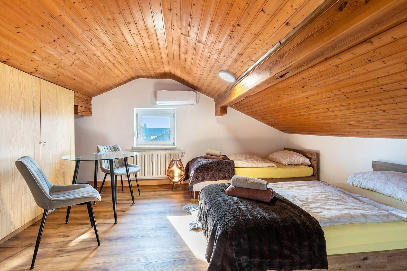 Attic apartment with air conditioning, in Freilassing in Freilassing, Rupertiwinkel