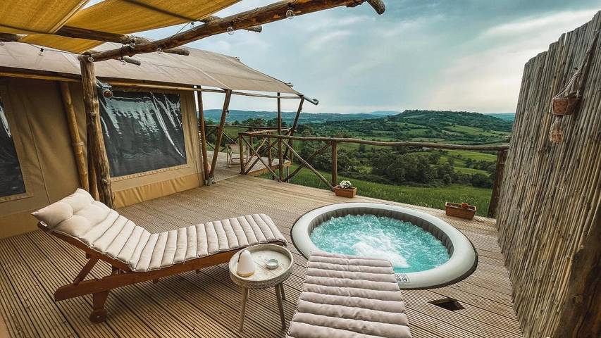Glamping per 2 persone, con Balcone e Terrazza nonché Idromassaggio e Giardino in Val d’Orcia