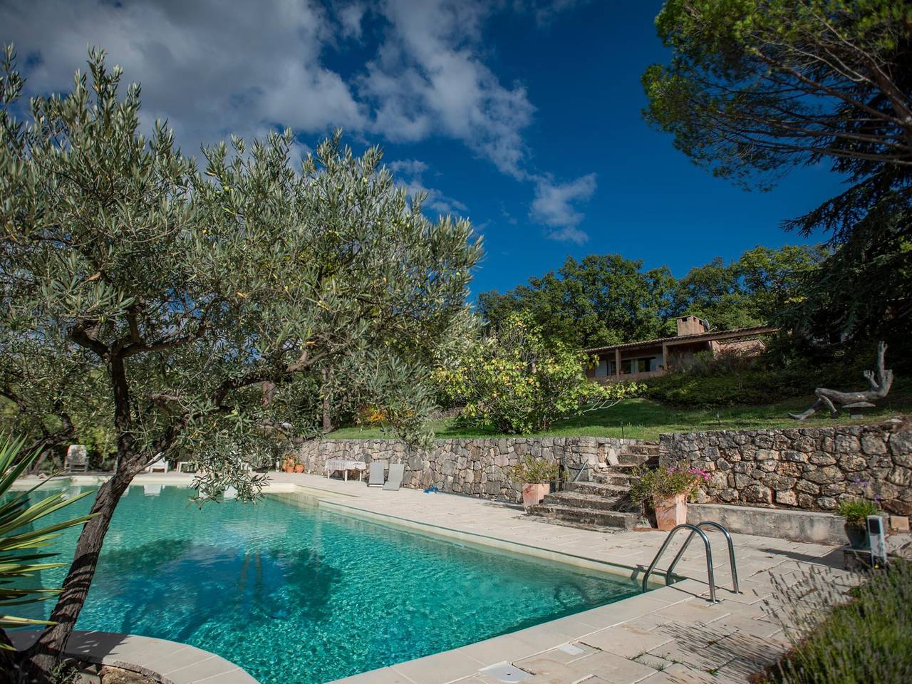 Villa with stunning views and super-sized pool in Aiguines, Región Brignoles