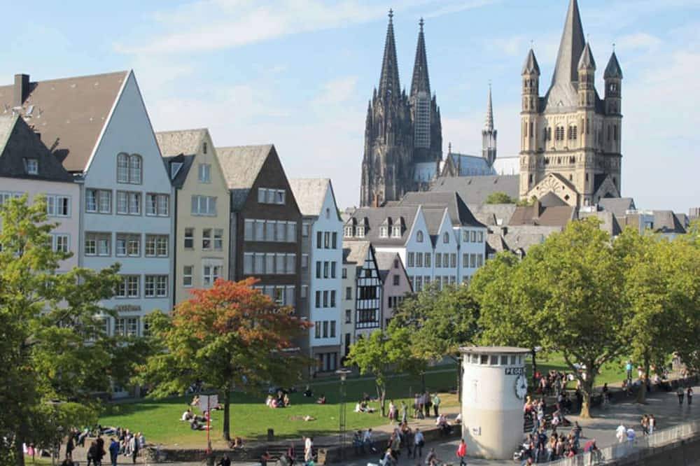 Entire apartment, Domblick - 2 room apartment near Cologne City / Dom & Old Town in Kalk (Cologne), Cologne