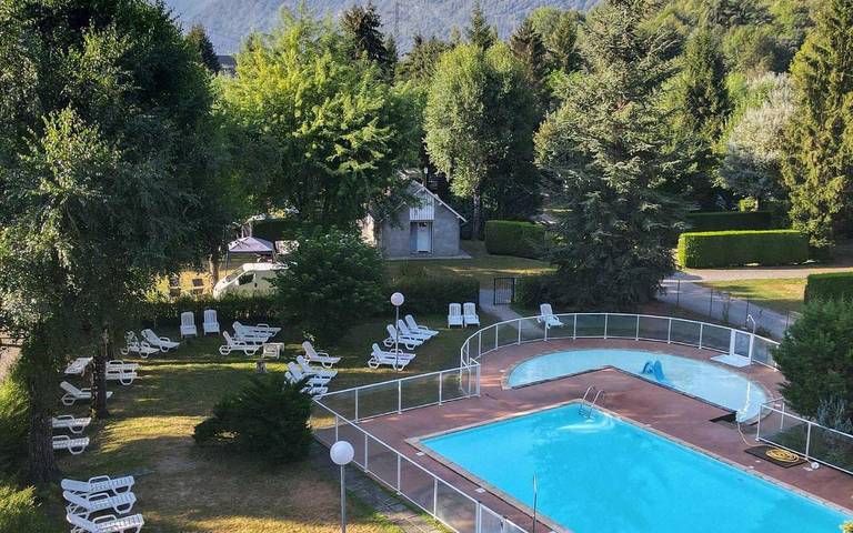 Camping pour 6 personnes, avec bassin pour enfant et terrasse ainsi que jardin et piscine, animaux acceptés dans Haute-Garonne - 4
