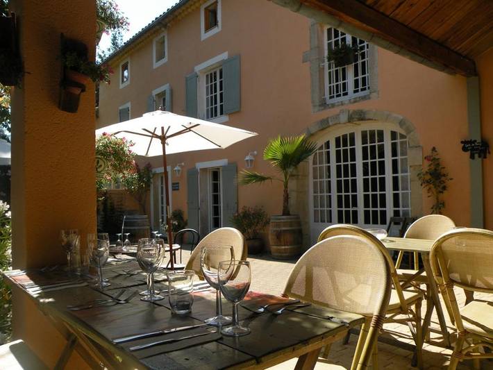 Chambre d’hôte pour 3 personnes, avec Piscine à Valréas