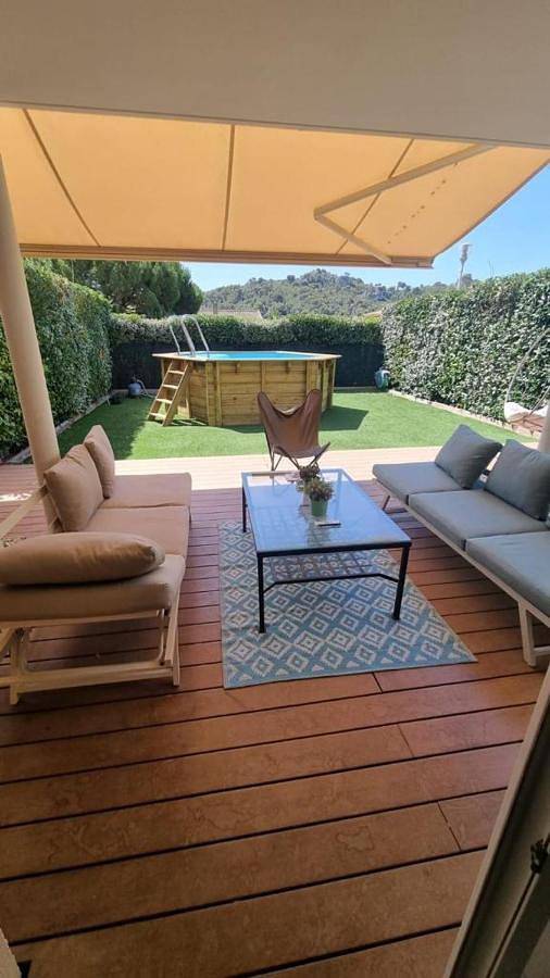 Appartement de vacances pour 7 personnes, avec terrasse ainsi que piscine et vue, animaux acceptés