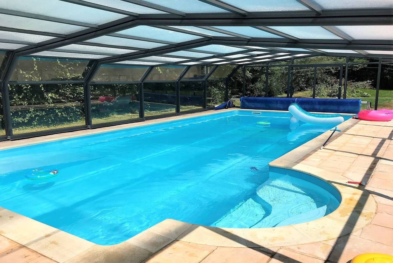 Villa all on the ground floor with Wifi, private swimming pool under top shelters in Pleumeur-Bodou in Pleumeur-Bodou, Costa de granito rosa
