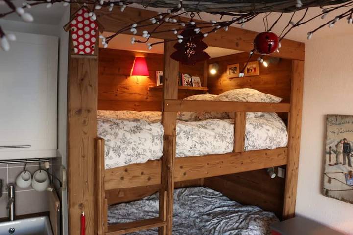 Ganze Wohnung, App. 4 pers. Charmant. Pisten anzeigen. Abfahrt direkt von der Piste. Urlaubsgutscheine Ok in Le Corbier, Villarembert
