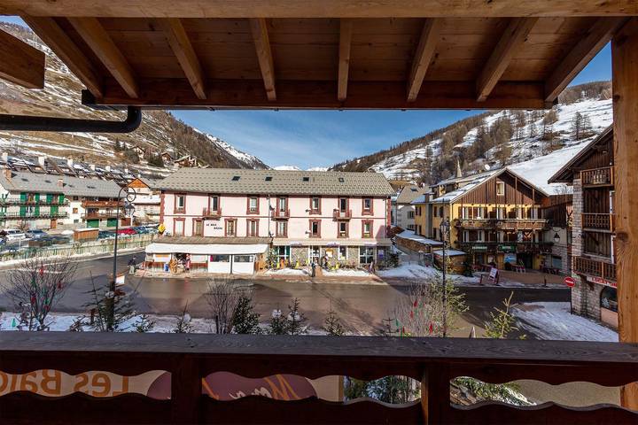 Gîte pour 4 personnes, avec Balcon ainsi que Piscine et Sauna à Abriès