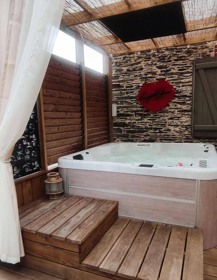 Location de vacances pour 2 personnes, avec jacuzzi ainsi que jardin et sauna à Moisdon-la-Rivière