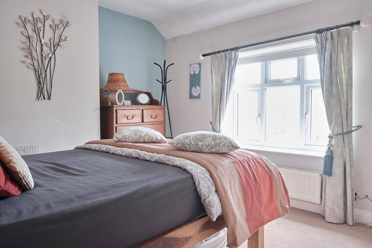 Entire apartment, Two-Bedroom Apartment in Youlgreave, Derbyshire
