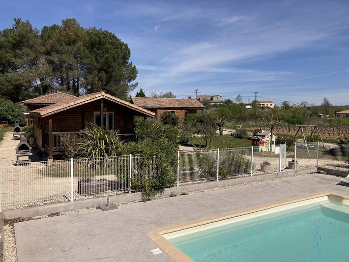 Chalet pour 6 personnes, avec jardin ainsi que piscine et terrasse, animaux acceptés - 1