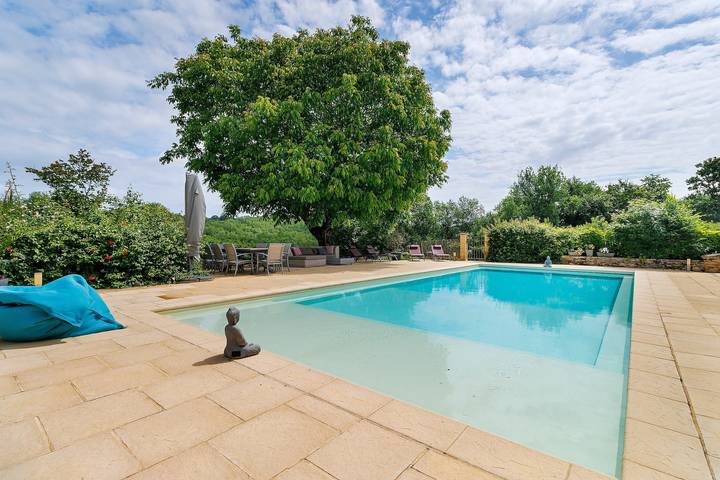 Gîte "Les Tuquettes" con piscina e jacuzzi condivisi in Montcabrier, Quercy