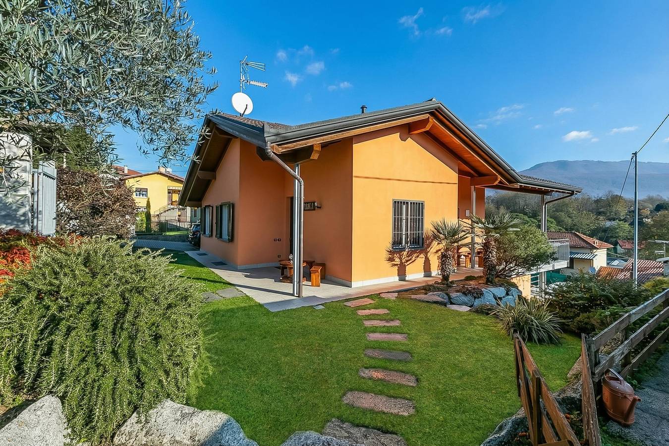Villa Laura Private Pool and Garden in Besozzo, Lago Maggiore