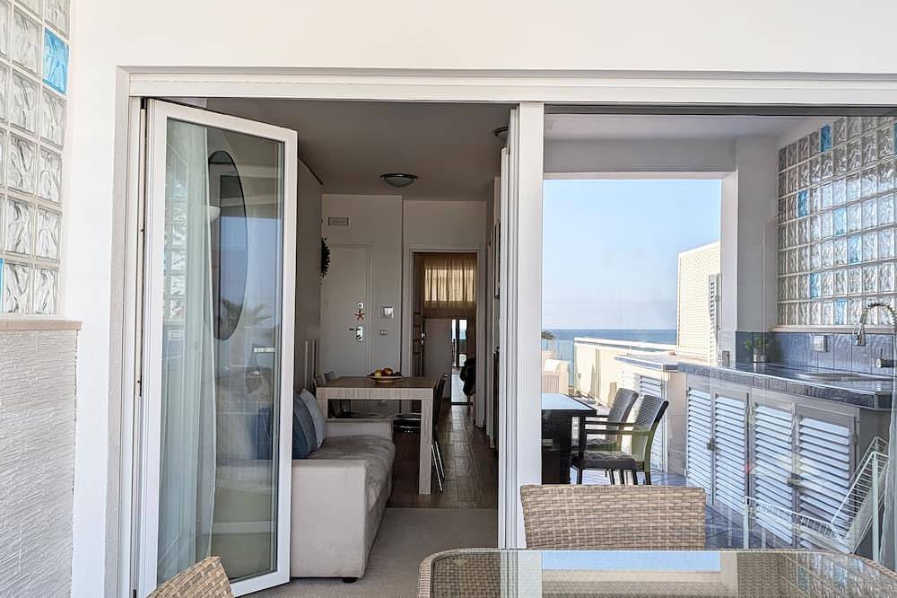 Ganze Wohnung, Terrazza Blu | Ocean-view apartment with a terrace in Termoli in Lido Mistral, Termoli
