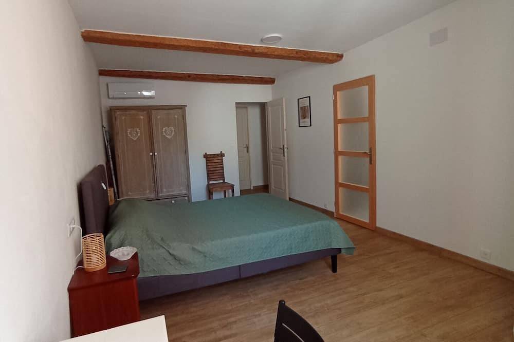Apartamento entero, Paola's cottage in Boulbon, Region de Arles