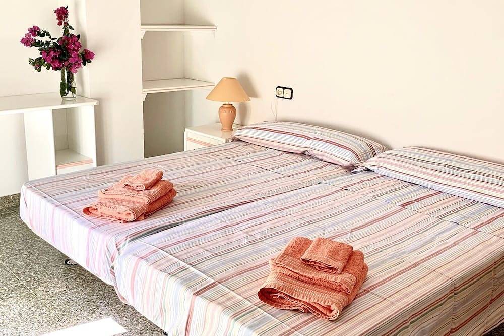 House with views and pool in rural area for 10/12 people in Guájar-Faragüit, Los Guajares